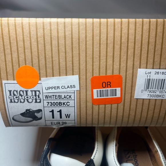 UPPER CLASS YOUTH WHITE/BLACK LEATHER SADDLE OXFORDS Size 11W NEW - Picture 4 of 10